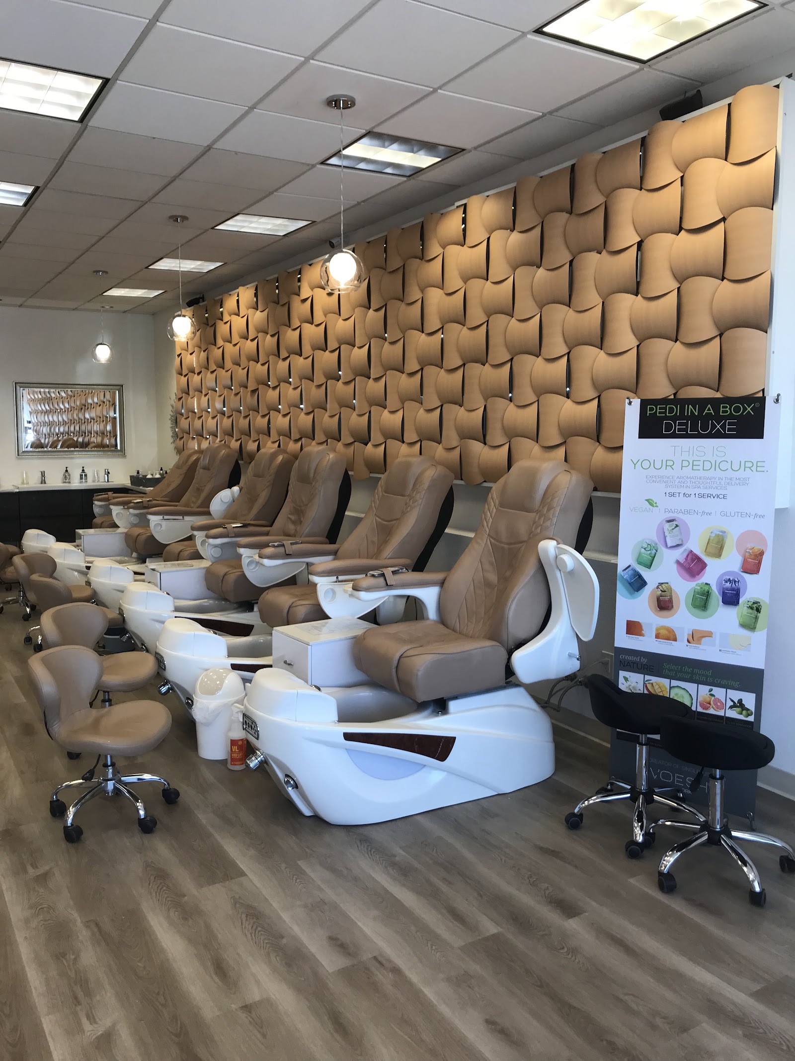 Hi Nails & Spa nail photo 2